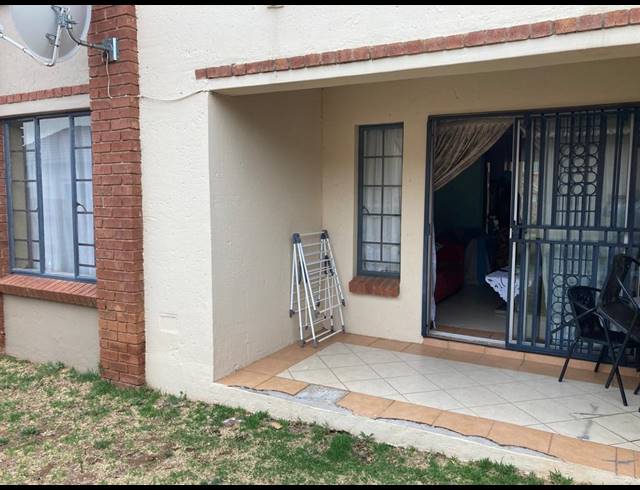 2 BEDROOM APARTMENT TO LET IN MOOIKLOOF RIDGE